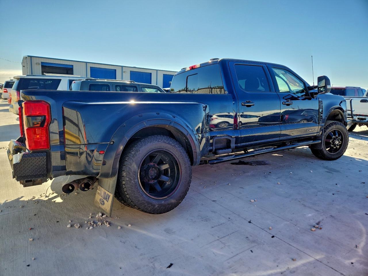 2024 Ford F350 Super Duty - Фото 3