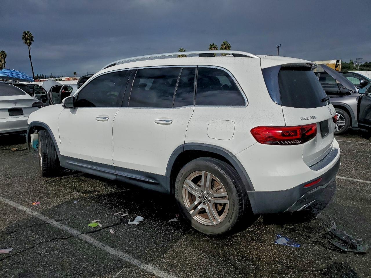 2020 Mercedes-Benz Glb 250 - Image 2