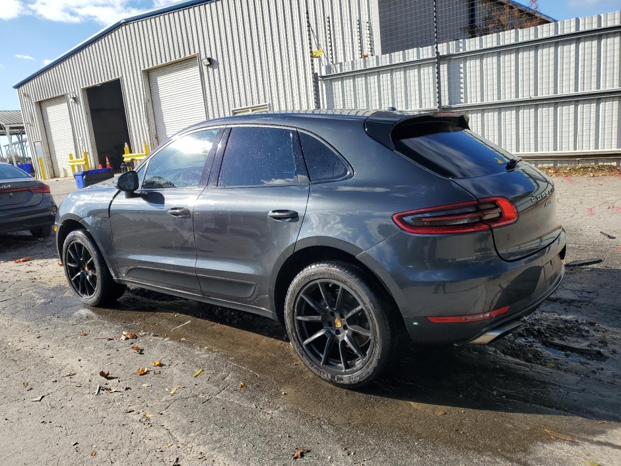 2018 Porsche Macan - Image 2