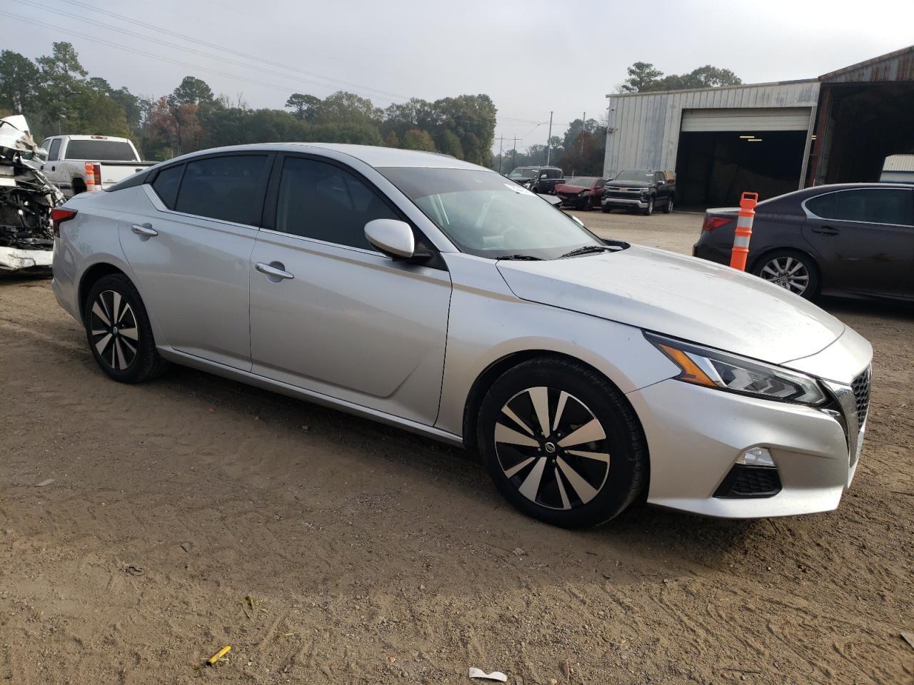 2022 Nissan Altima Sv - Image 4