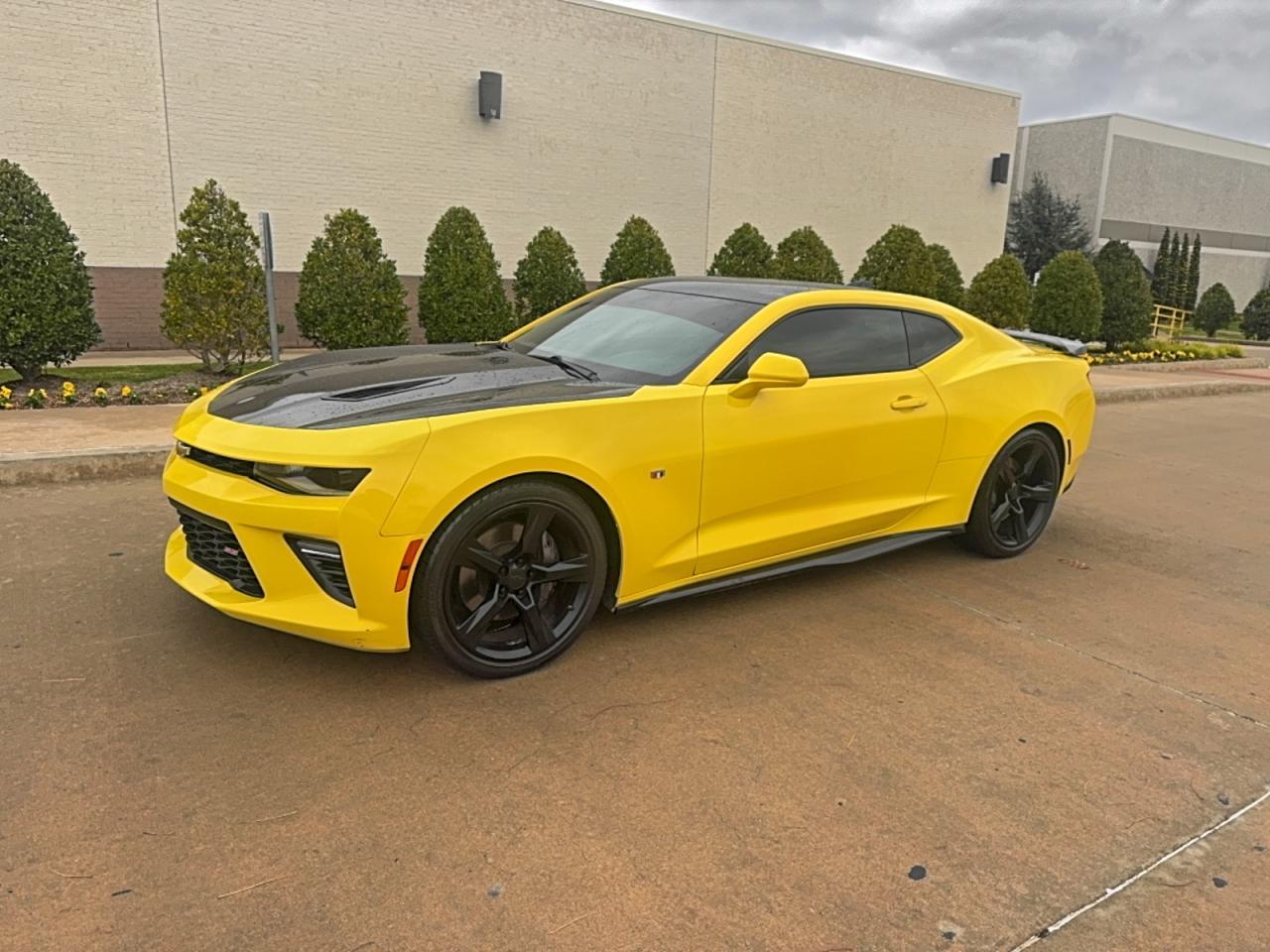 2018 Chevrolet Camaro Ss - Image 2