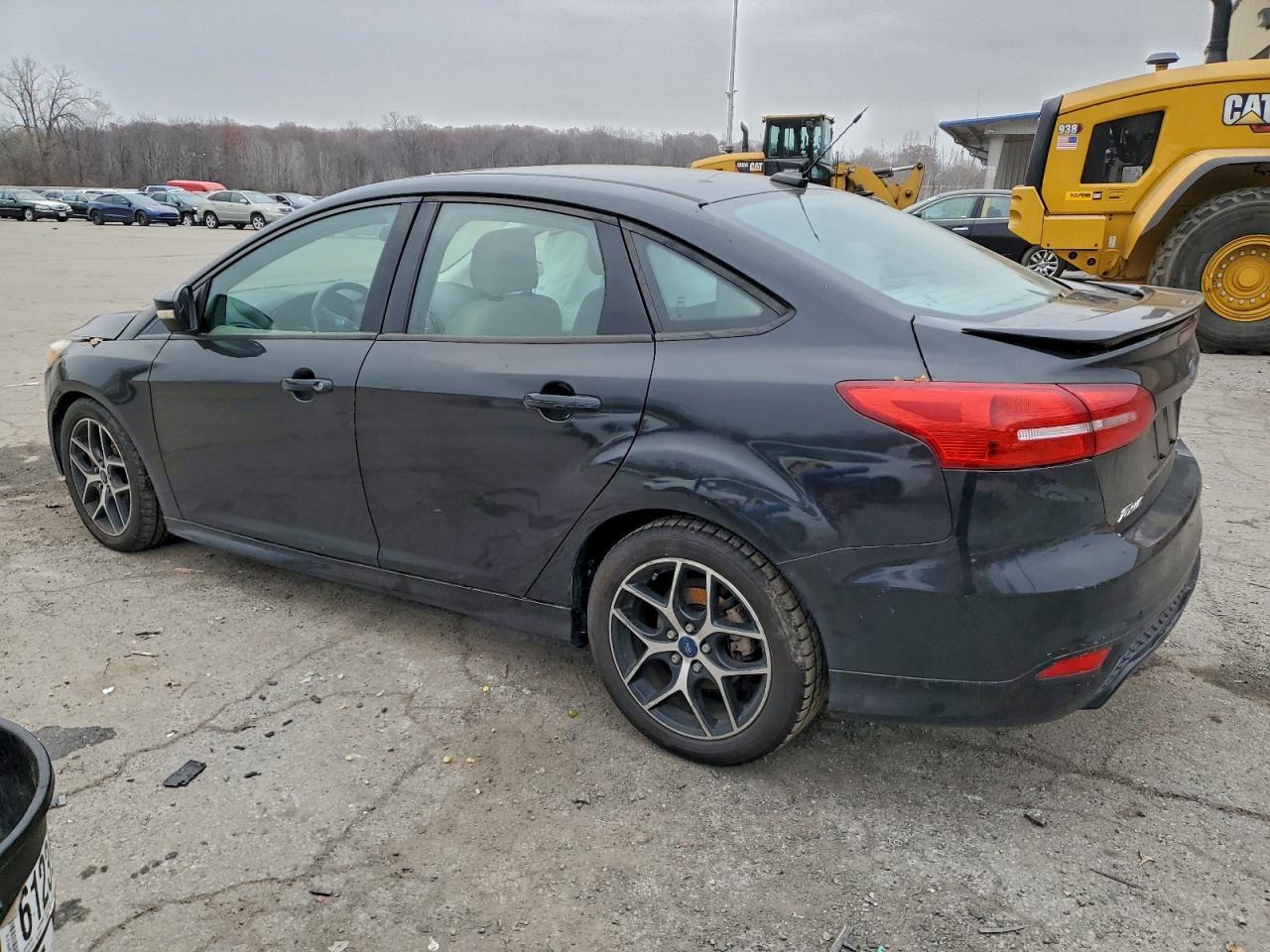 2015 Ford Focus Se - Image 2