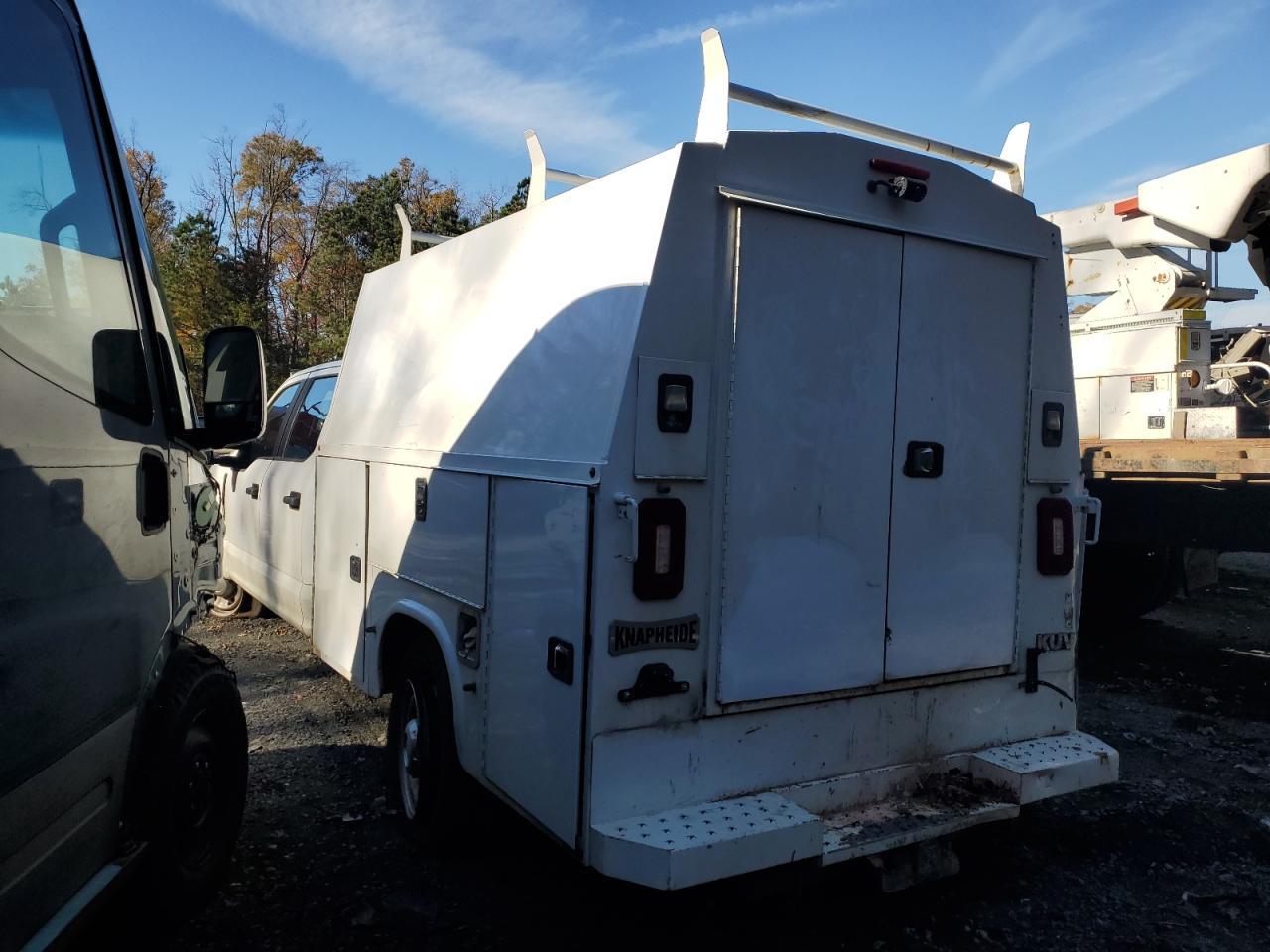 2022 Ford F350 Super Duty - Фото 2