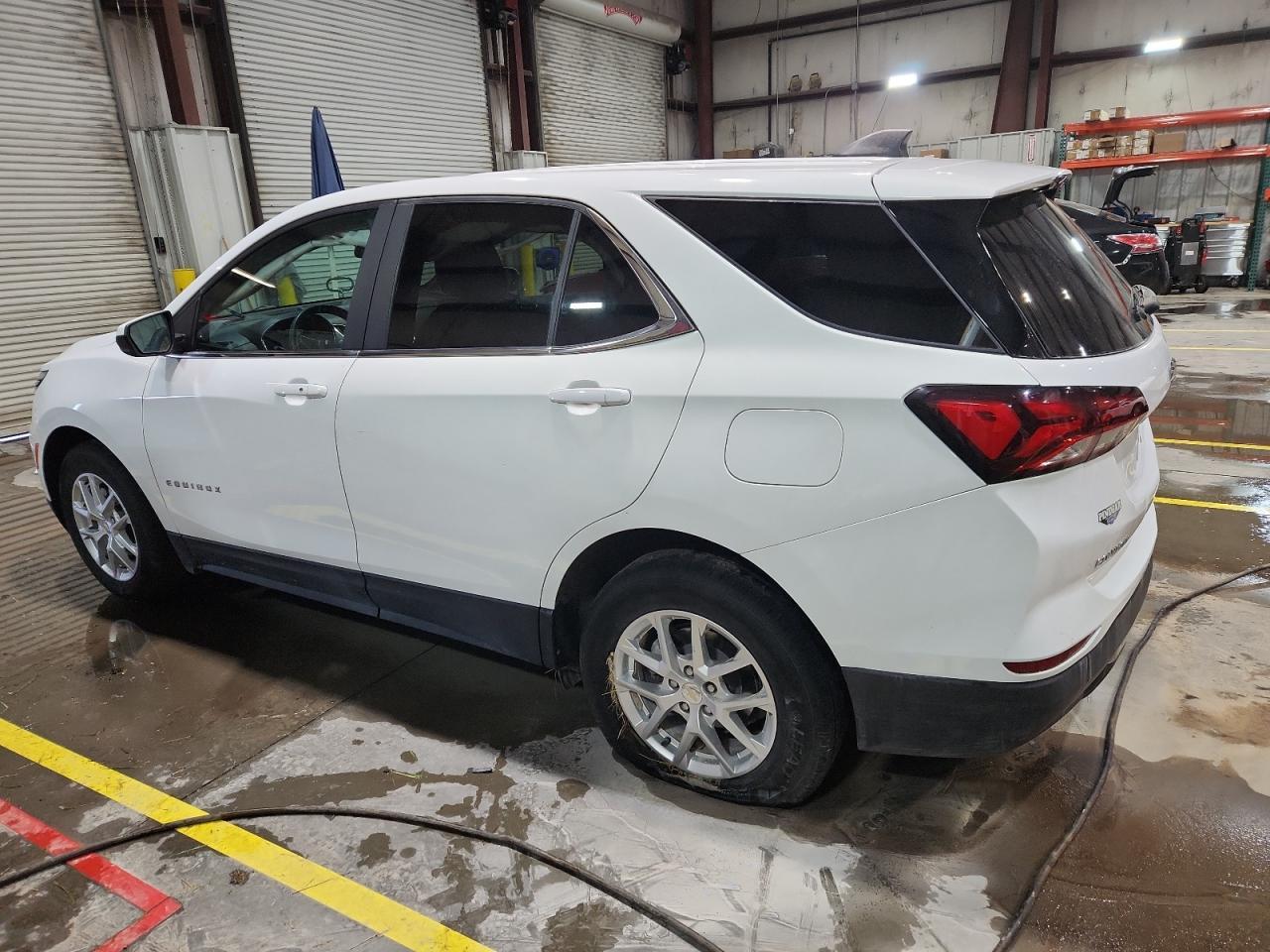 2022 Chevrolet Equinox Lt - Image 2