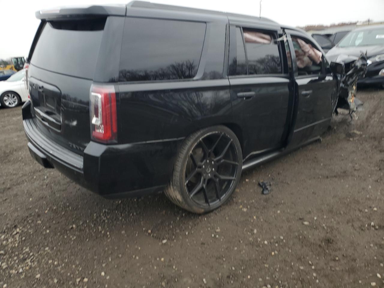 2015 GMC Yukon Denali - Фото 3