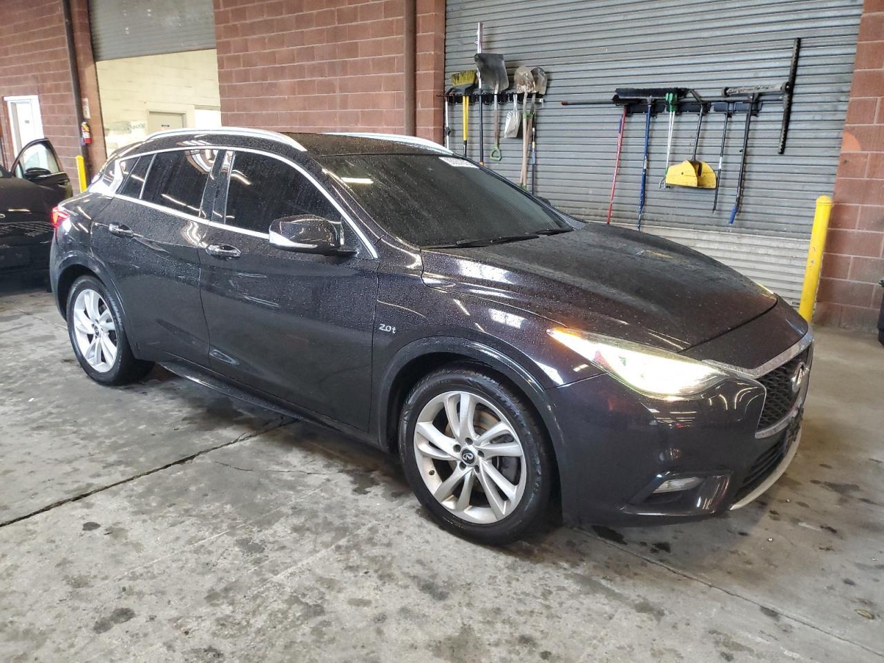 2017 Infiniti Qx30 Base - Image 4