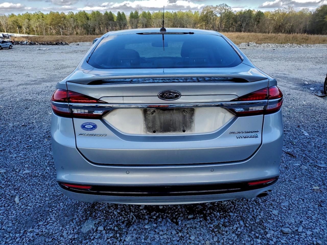 2017 Ford Fusion Titanium Hev - Image 6