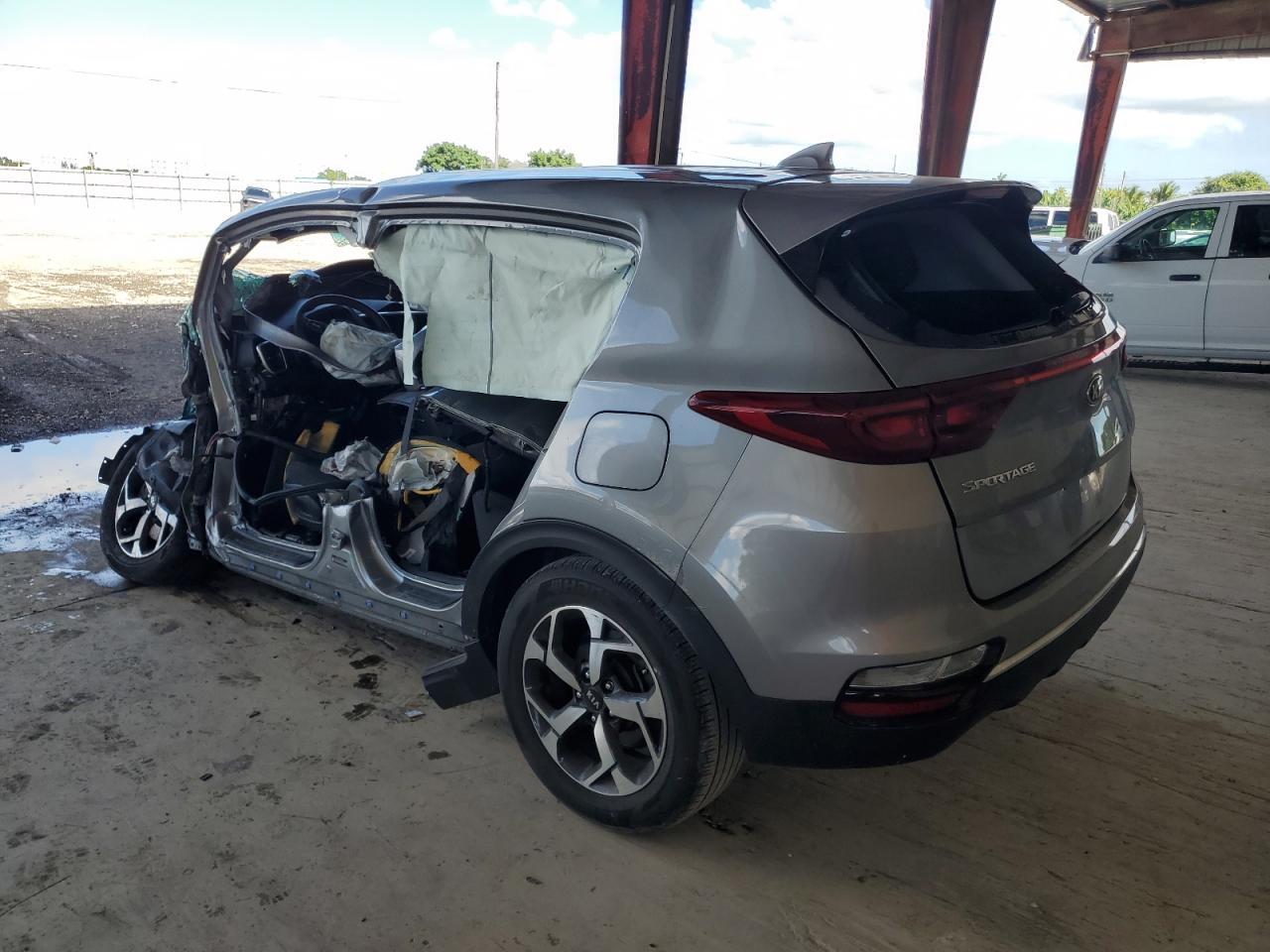 2022 Kia Sportage Lx - Image 2