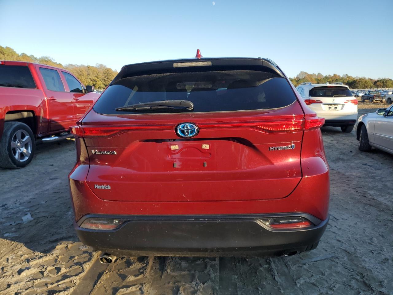 2022 Toyota Venza Le - Image 6