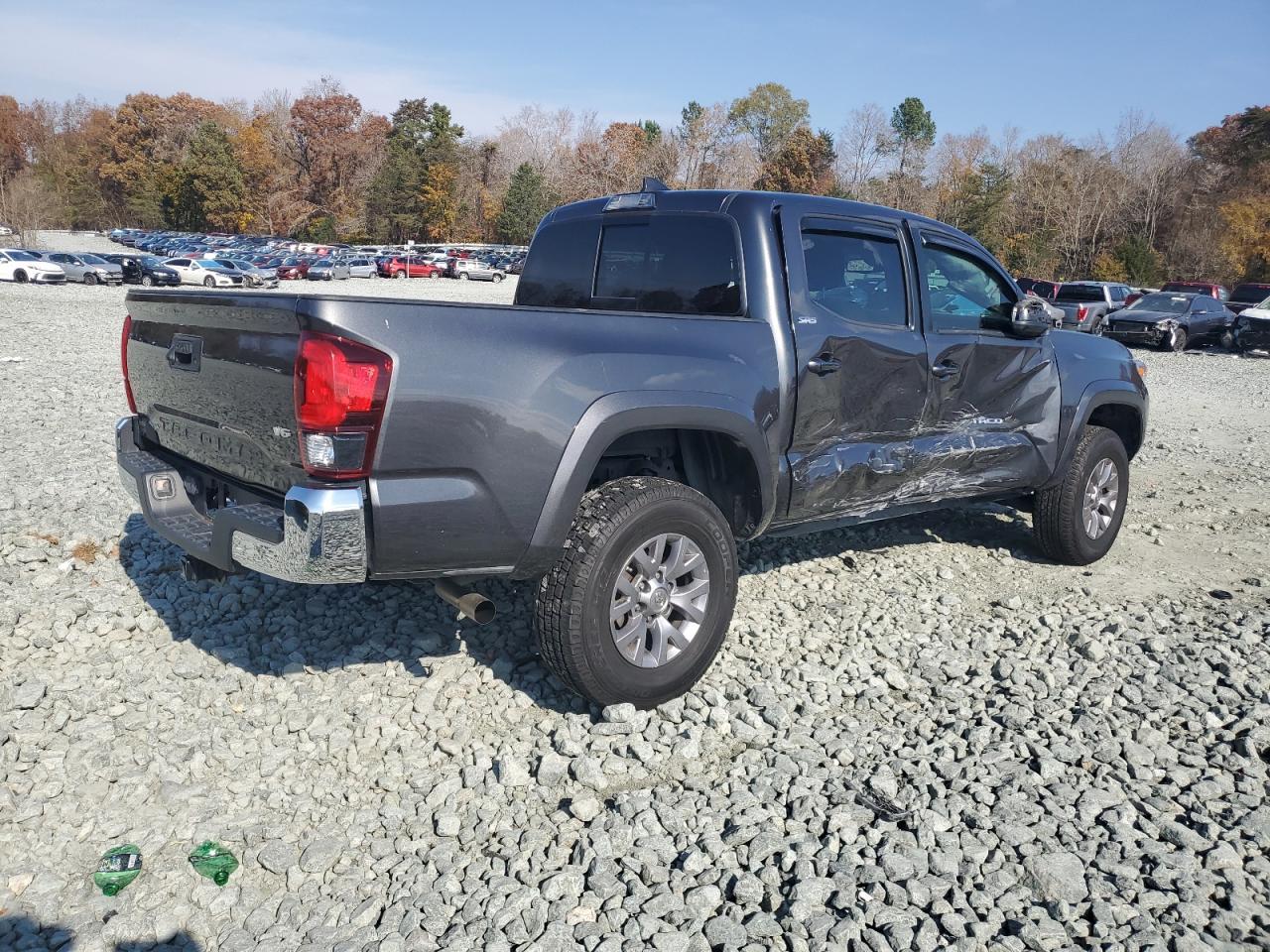 2018 Toyota Tacoma - Image 3