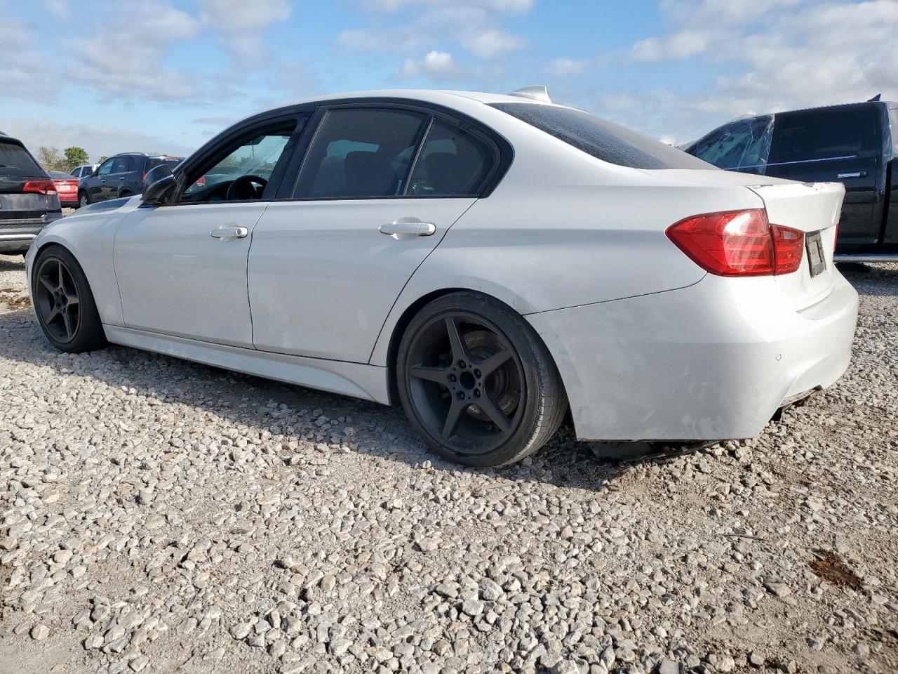 2014 BMW 335 I - Image 2