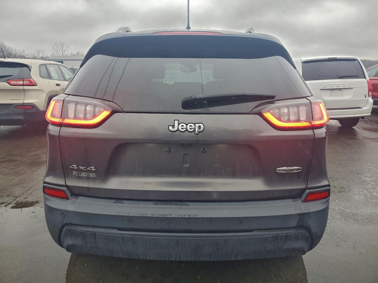 2020 Jeep Cherokee Latitude Plus - Фото 6