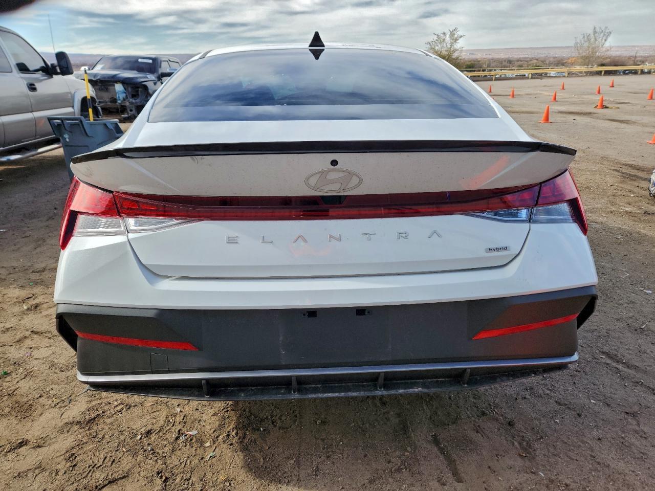 2025 Hyundai Elantra Blue - Image 6