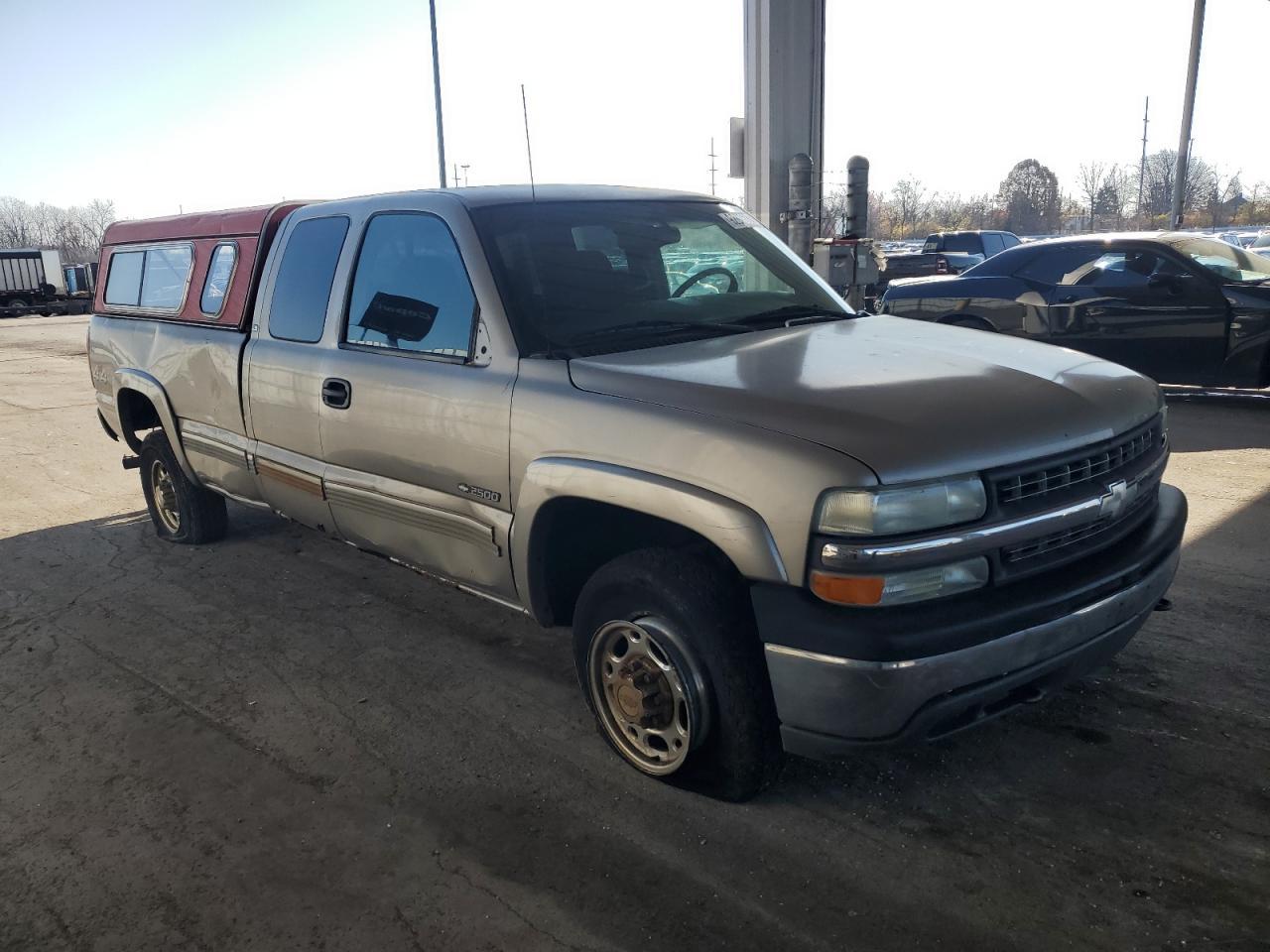 2000 Chevrolet Silverado K2500 - Image 4