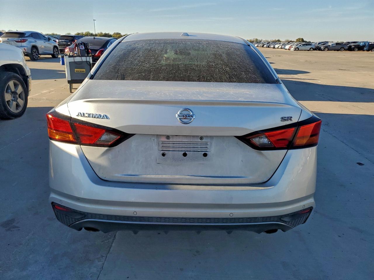 2020 Nissan Altima Sr - Image 6