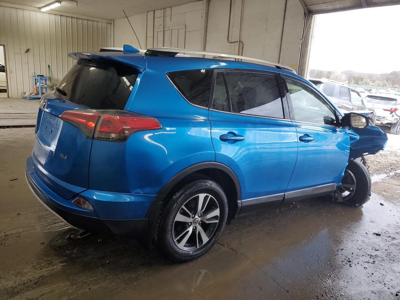 2016 Toyota Rav4 Xle - Image 3