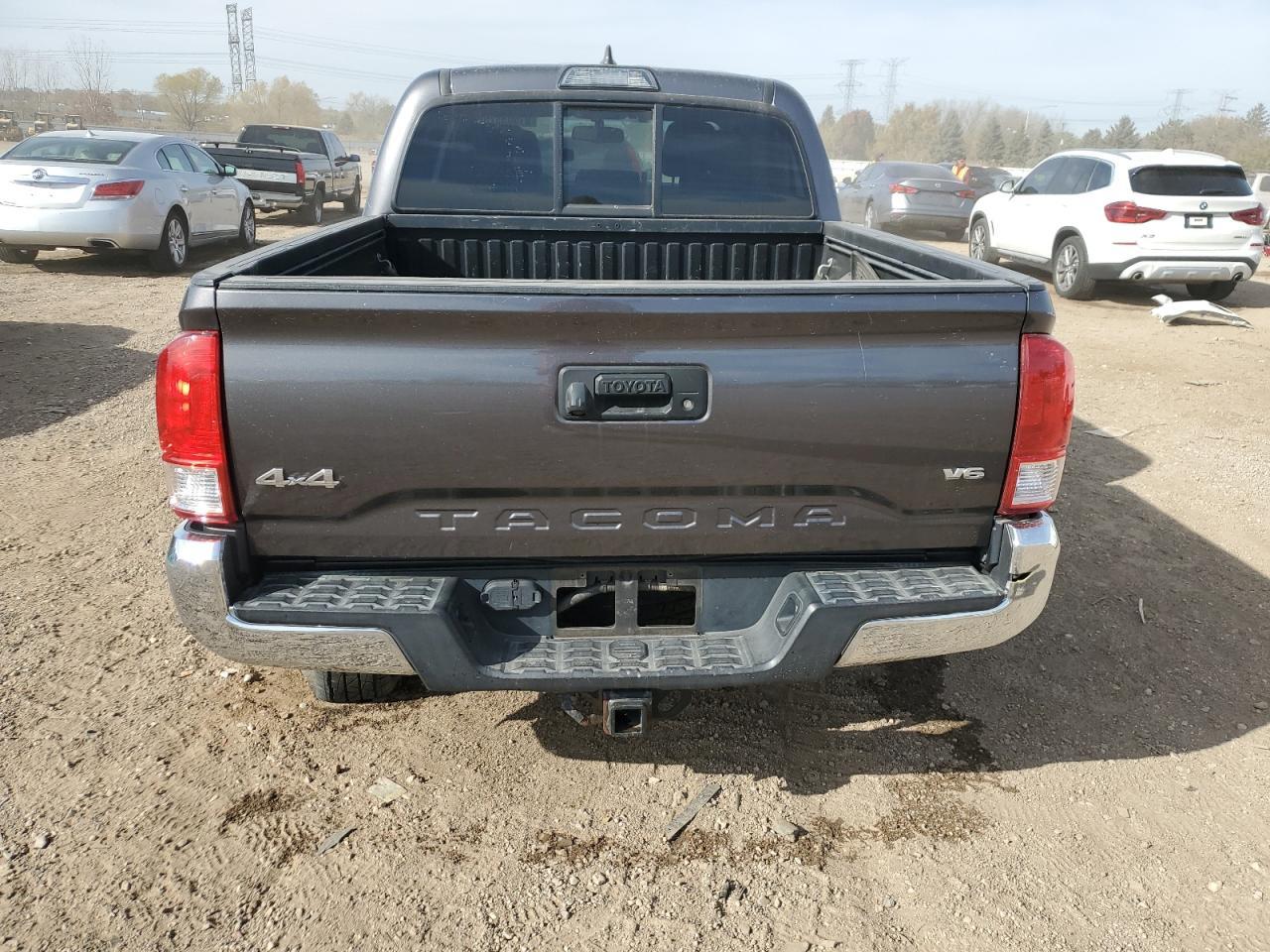 2017 Toyota Tacoma Double Cab - Фото 6