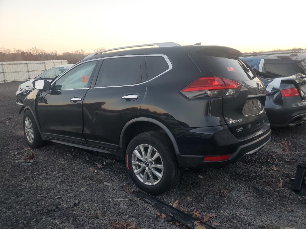 2017 Nissan Rogue S - Фото 2