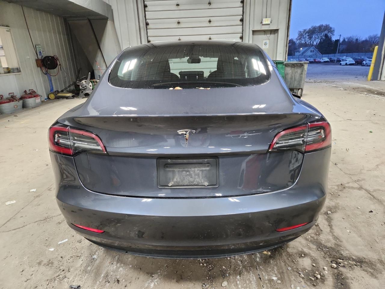 2021 Tesla Model 3 - Фото 6