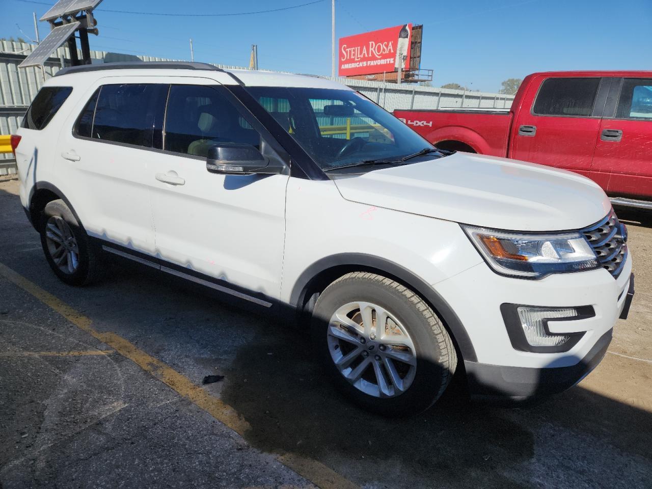 2016 Ford Explorer Xlt - Фото 4