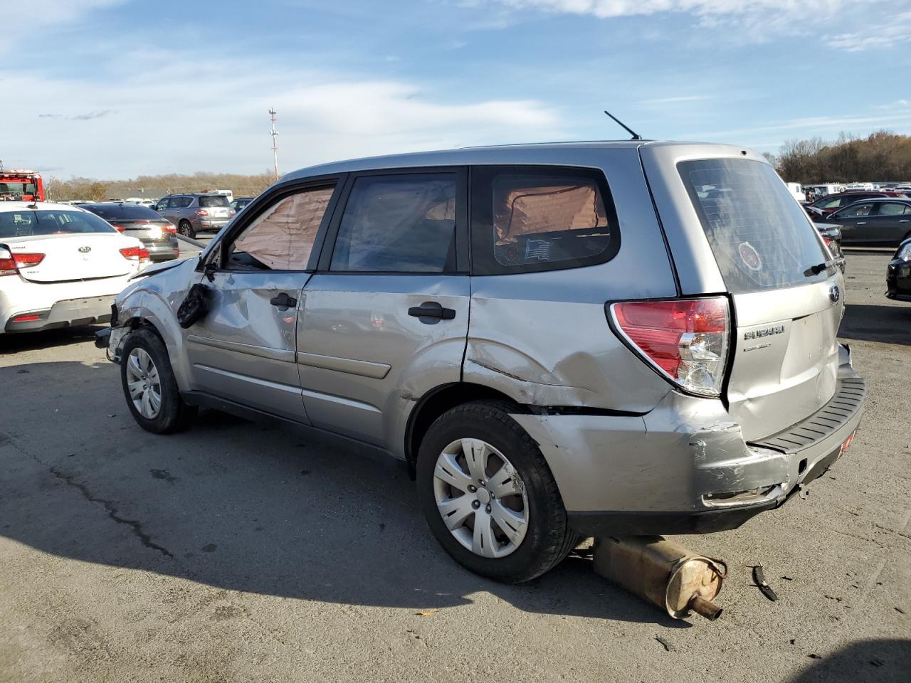 2010 Subaru Forester 2.5X - Фото 2