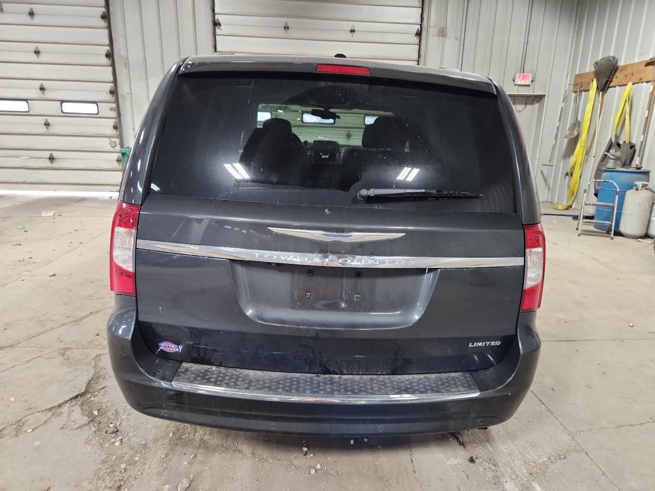 2012 Chrysler Town & Country Limited - Фото 6
