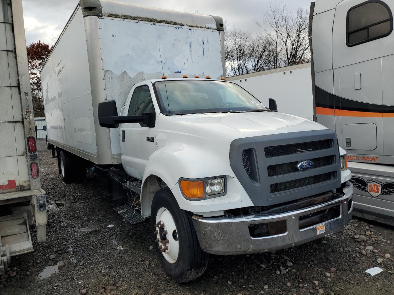 2012 Ford F750 Box Truck - Фото 4