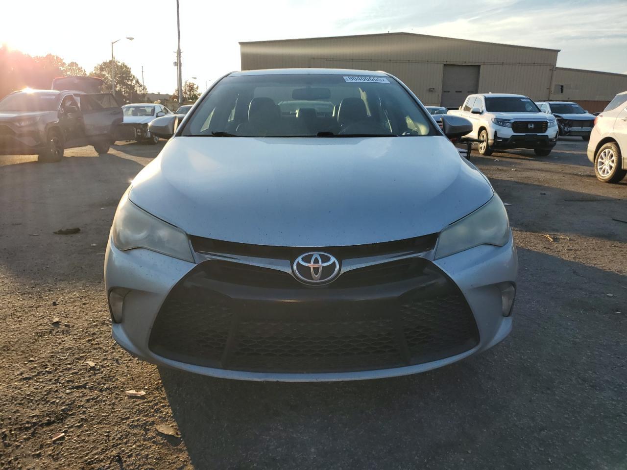 2016 Toyota Camry Le - Фото 5