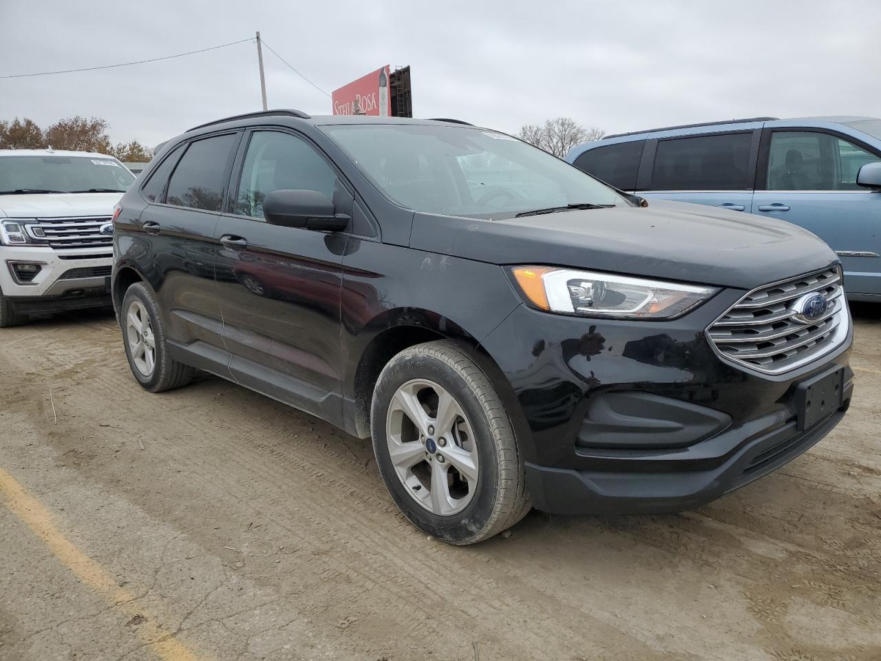 2021 Ford Edge Se - Фото 4