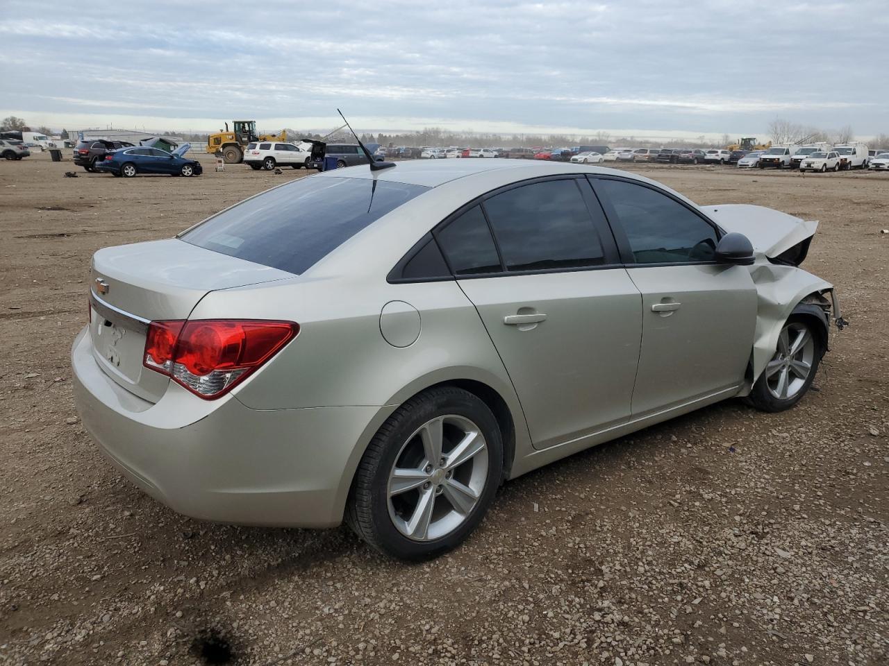 2013 Chevrolet Cruze Ls - Фото 3