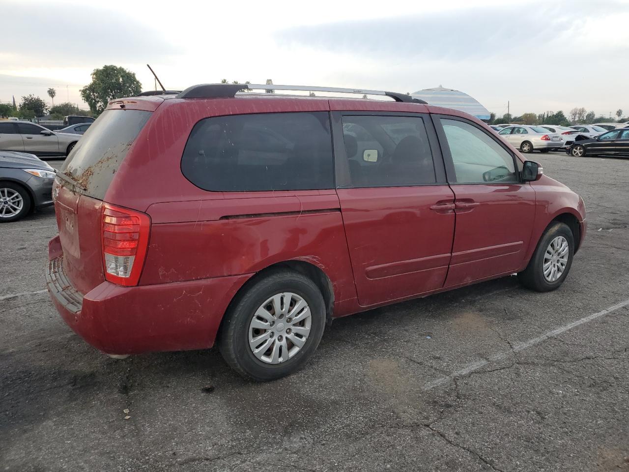 2011 Kia Sedona Lx - Фото 3