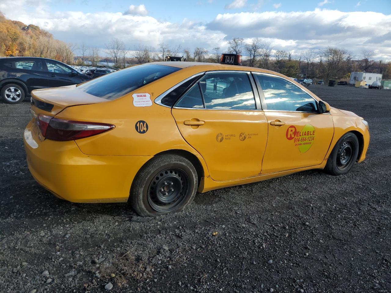 2015 Toyota Camry Hybrid - Фото 3