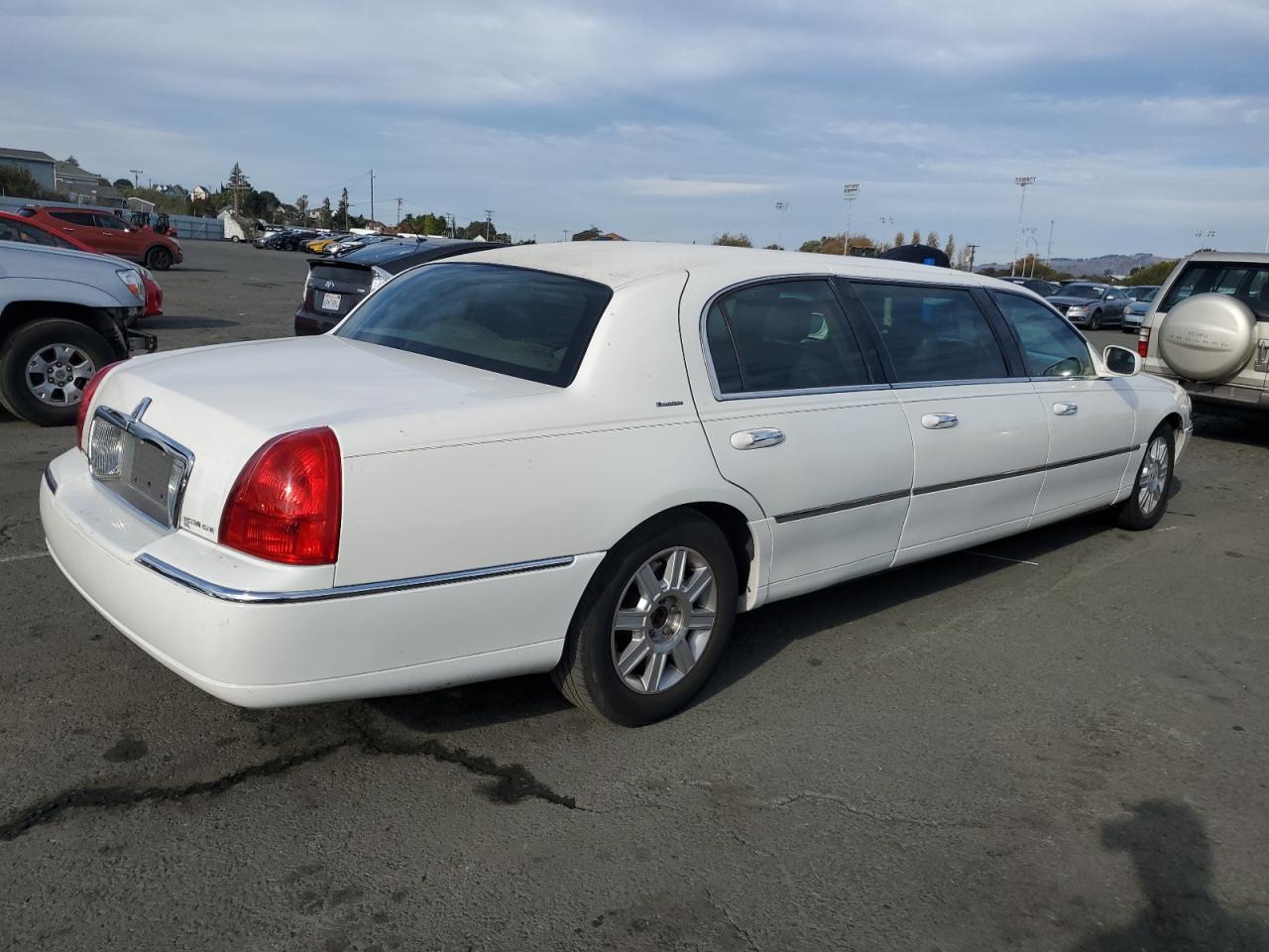 2006 Lincoln Town Car Executive - Фото 3