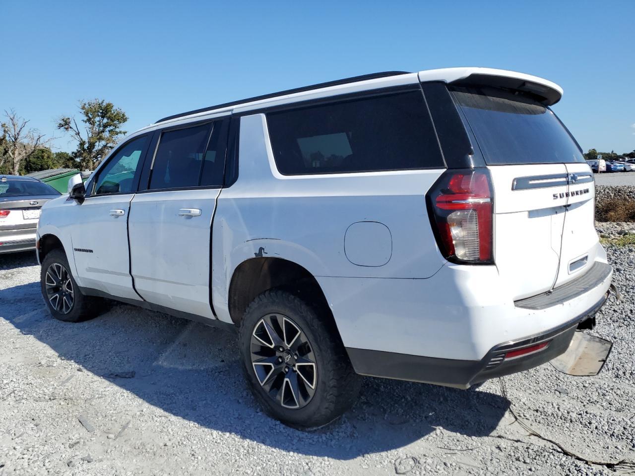 2021 Chevrolet Suburban K1500 Z71 - Image 2