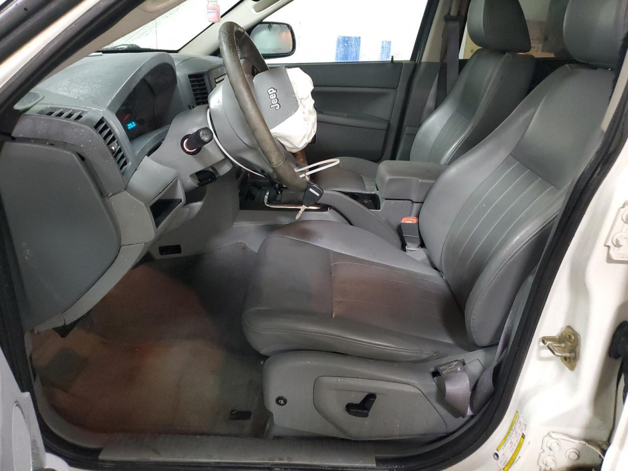 2005 Jeep Grand Cherokee Laredo - Image 7