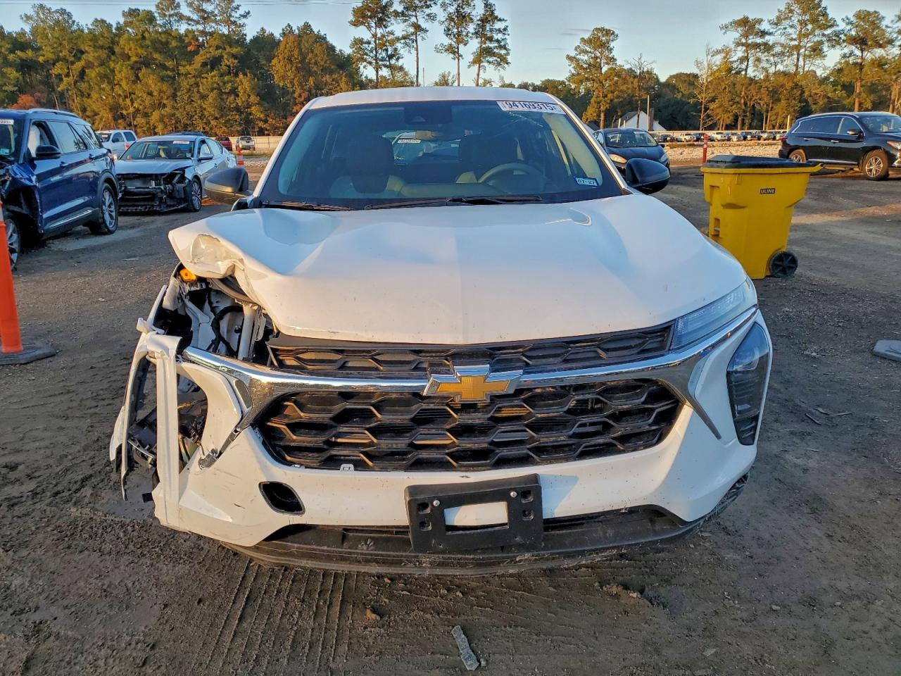 2025 Chevrolet Trax Ls - Фото 5