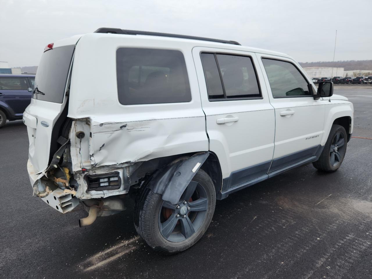 2015 Jeep Patriot Latitude - Фото 3
