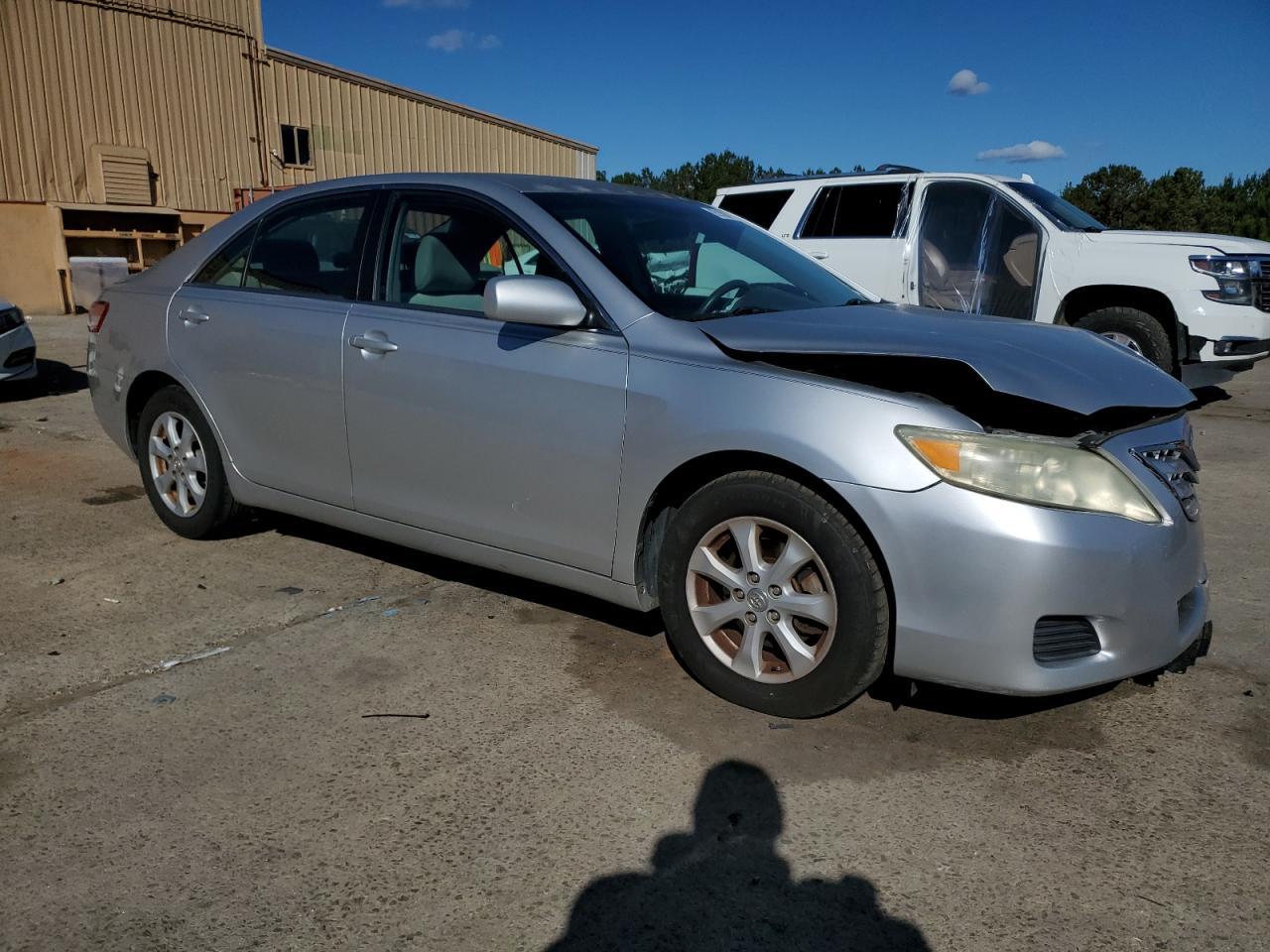 2011 Toyota Camry - Фото 4