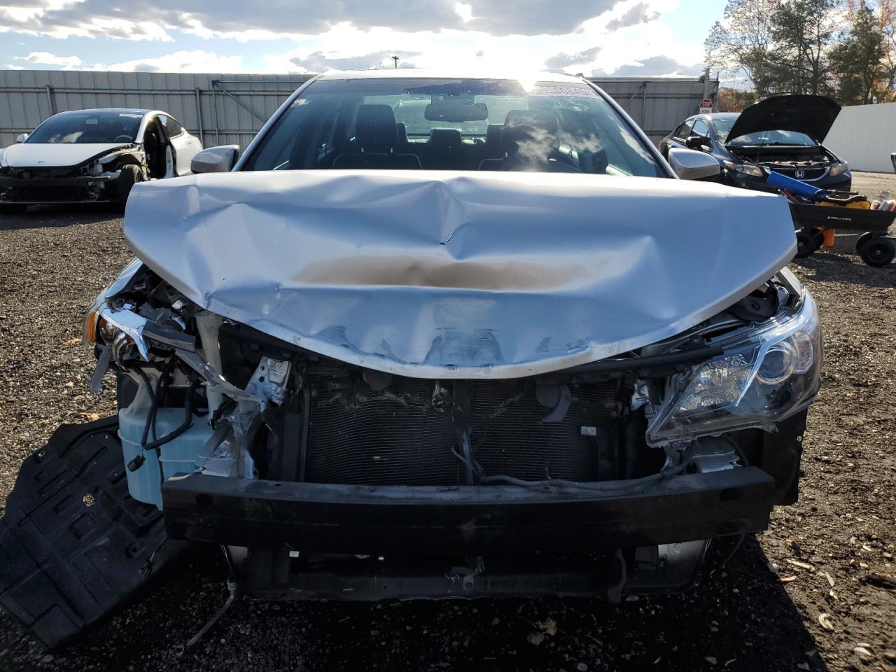 2014 Toyota Camry L - Фото 5