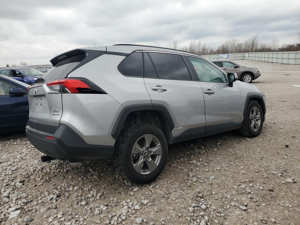 2024 Toyota Rav4 Xle - Фото 3