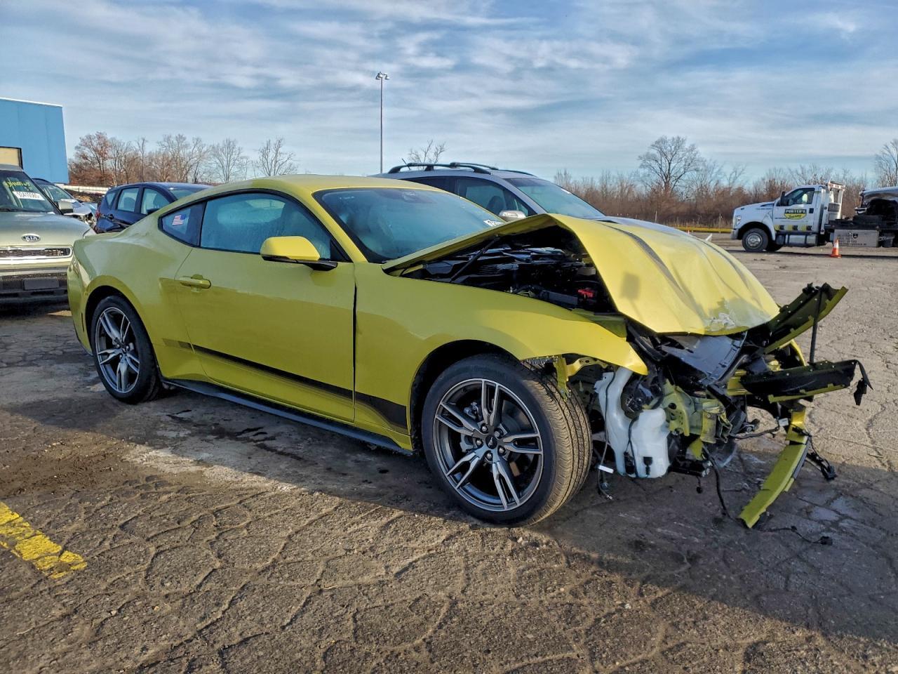 2025 Ford Mustang - Фото 4