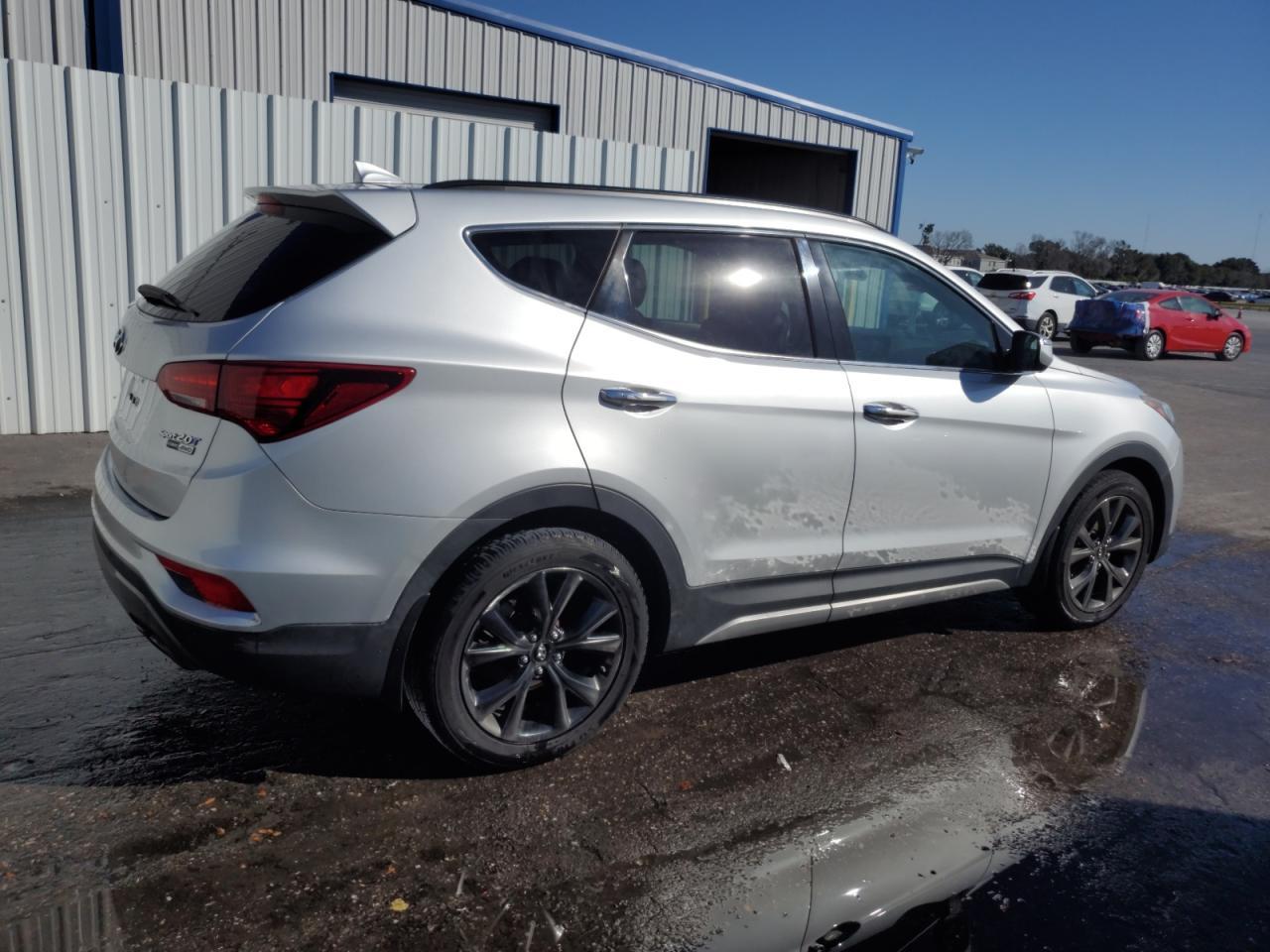 2017 Hyundai Santa Fe Sport - Image 3