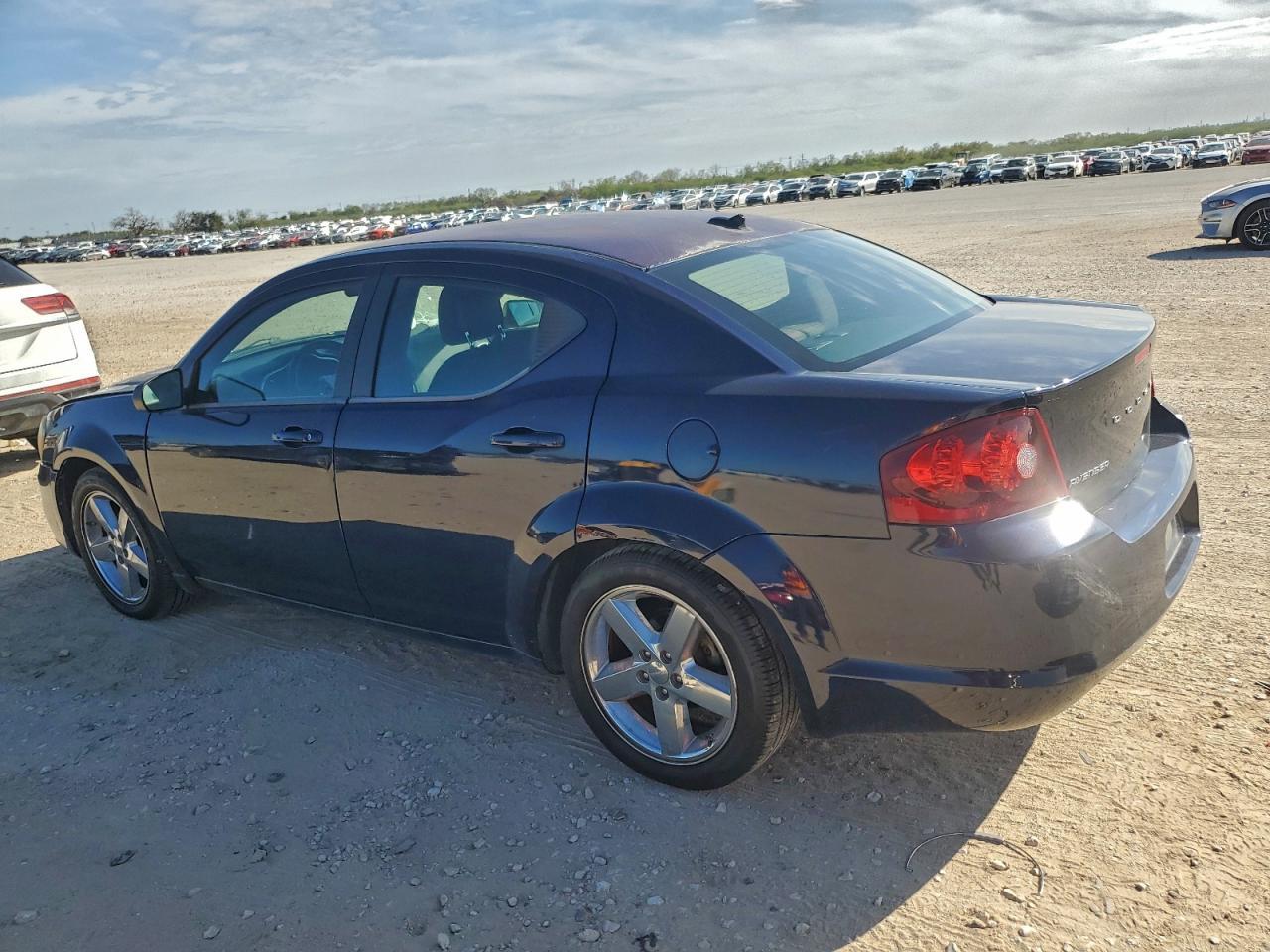 2013 Dodge Avenger Se - Фото 2