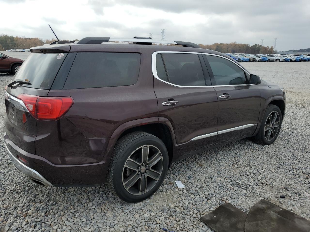 2017 GMC Acadia Denali - Фото 3