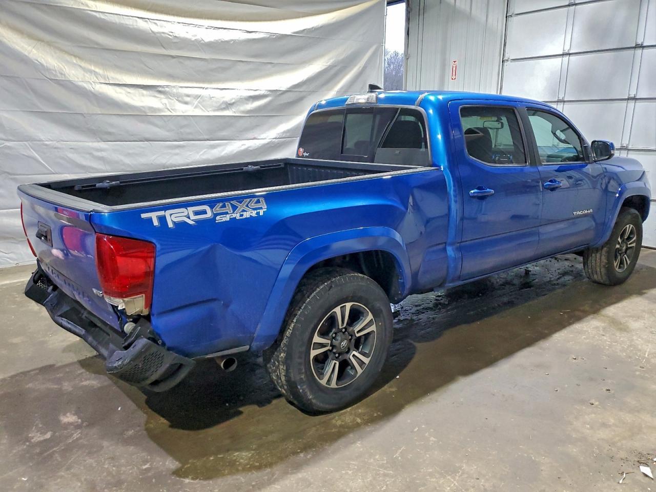 2017 Toyota Tacoma Double Cab - Фото 3