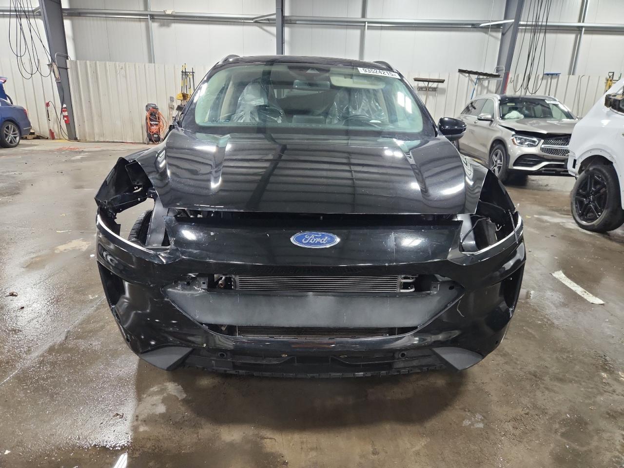 2020 Ford Escape Titanium - Image 5