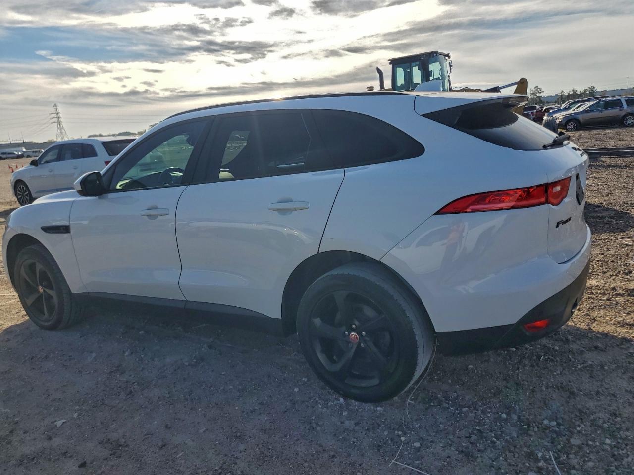 2018 Jaguar F-Pace Premium - Image 2