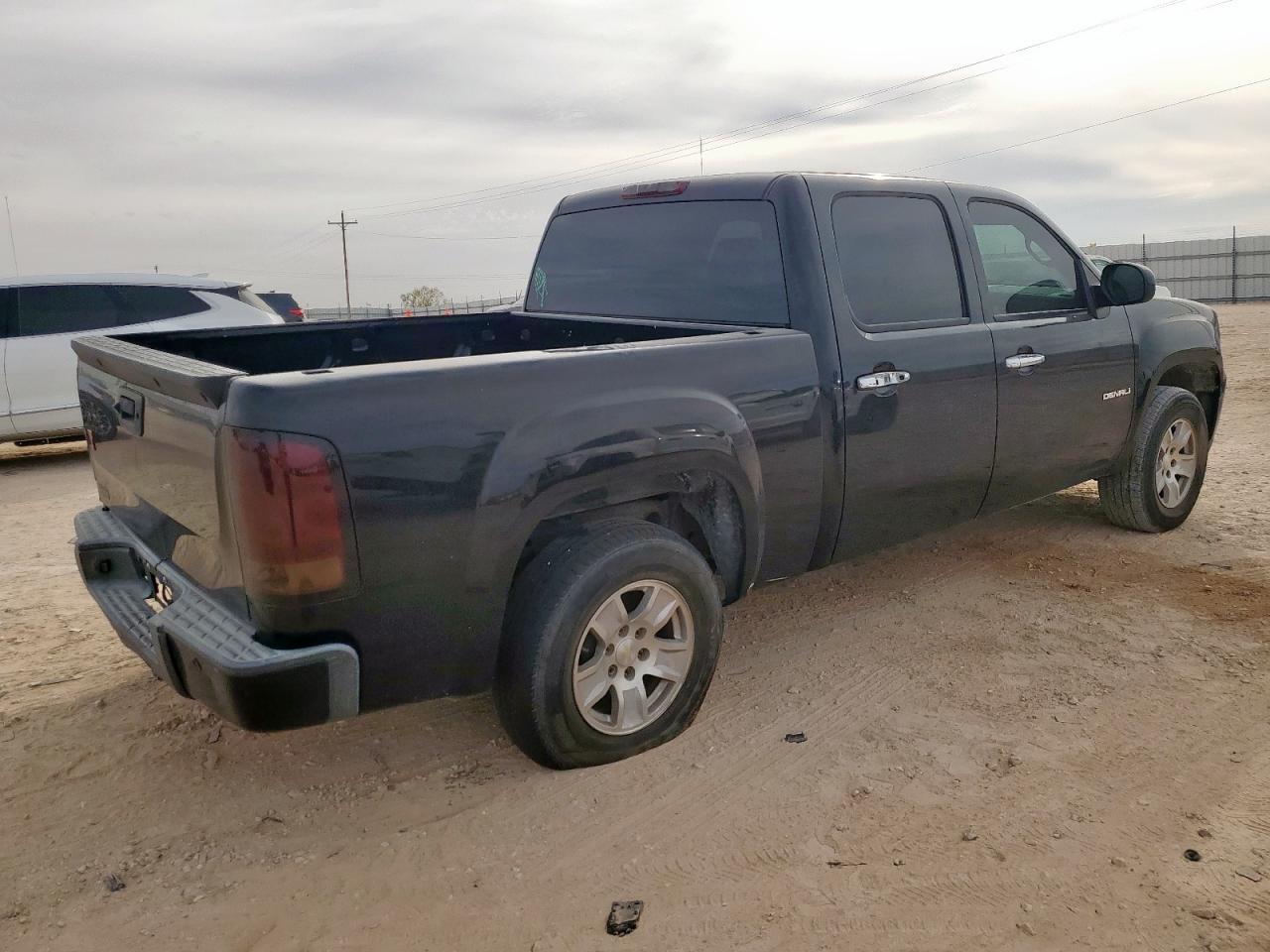 2010 GMC Sierra C1500 Denali - Image 3