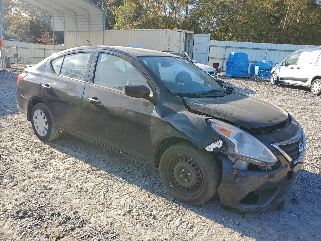 2016 Nissan Versa S - Фото 4