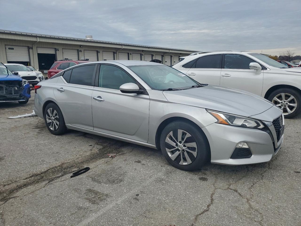 2019 Nissan Altima S - Фото 4